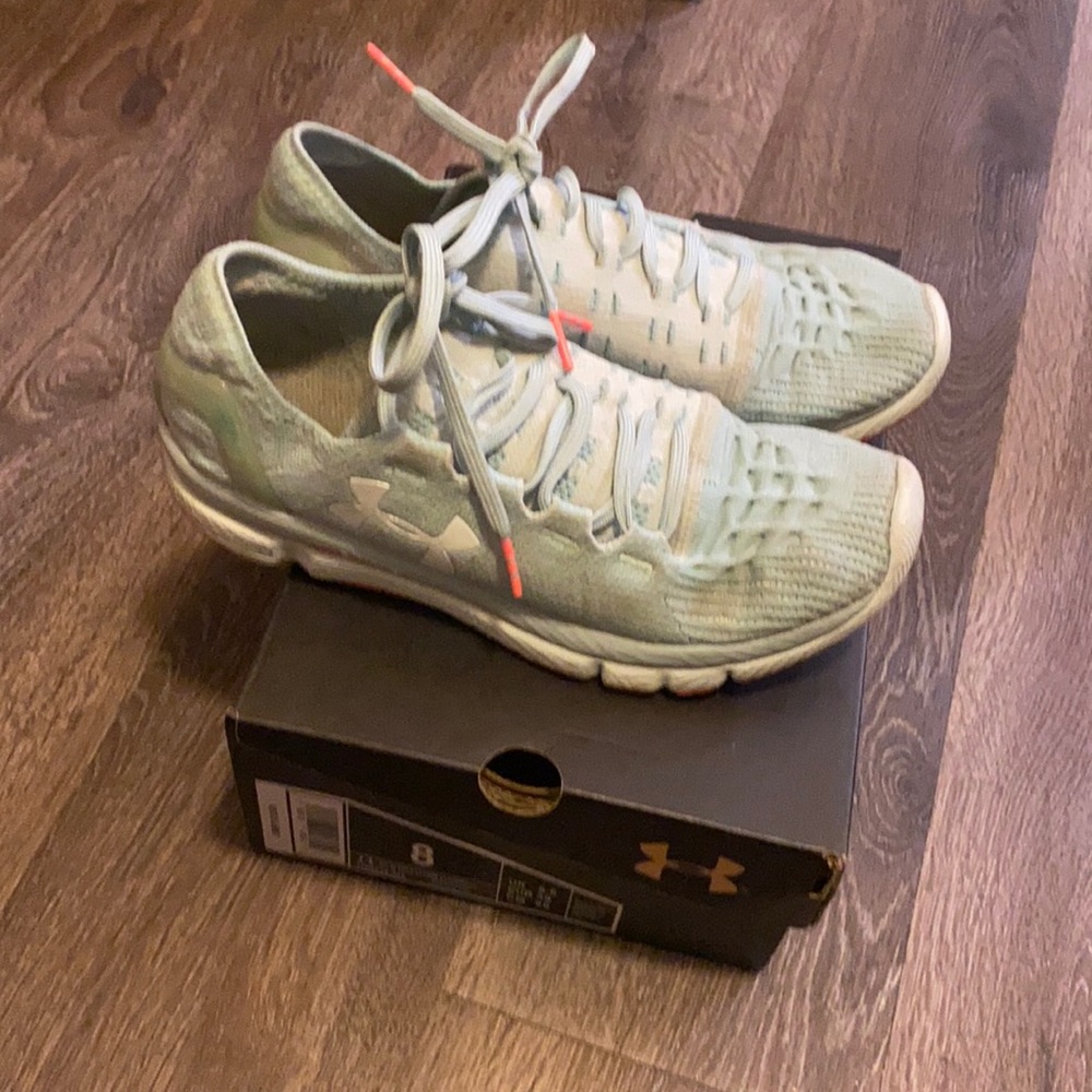 UA W Speedform Slingshot